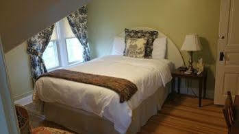 The At Ragged Edge Bed and breakfast